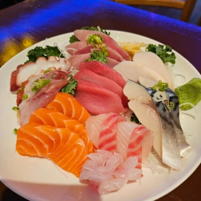 Sashimi Deluxe.